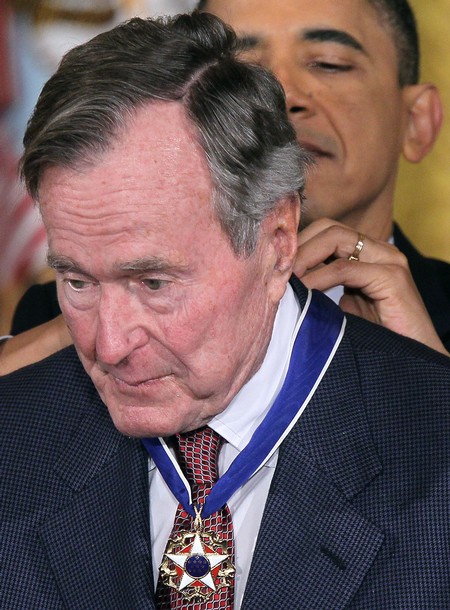 Obama giving Bush Sr. a Medal of Freedom